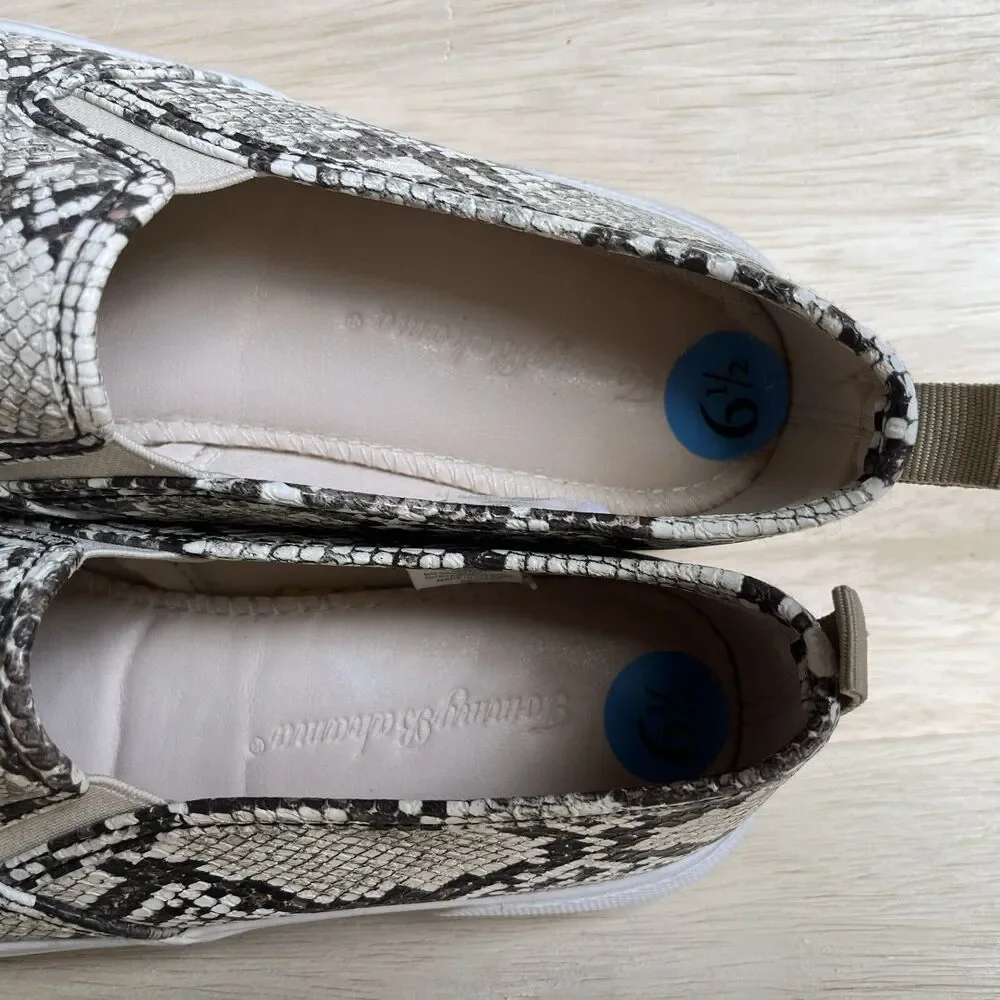 Tommy Bahama Women shoes Sz 6.5 Faux Leather Snakeskin Fashion Slip On Sneaker